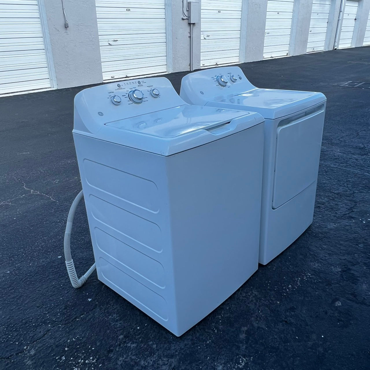 GE Washer and Dryer Set GE Washer and Dryer Set